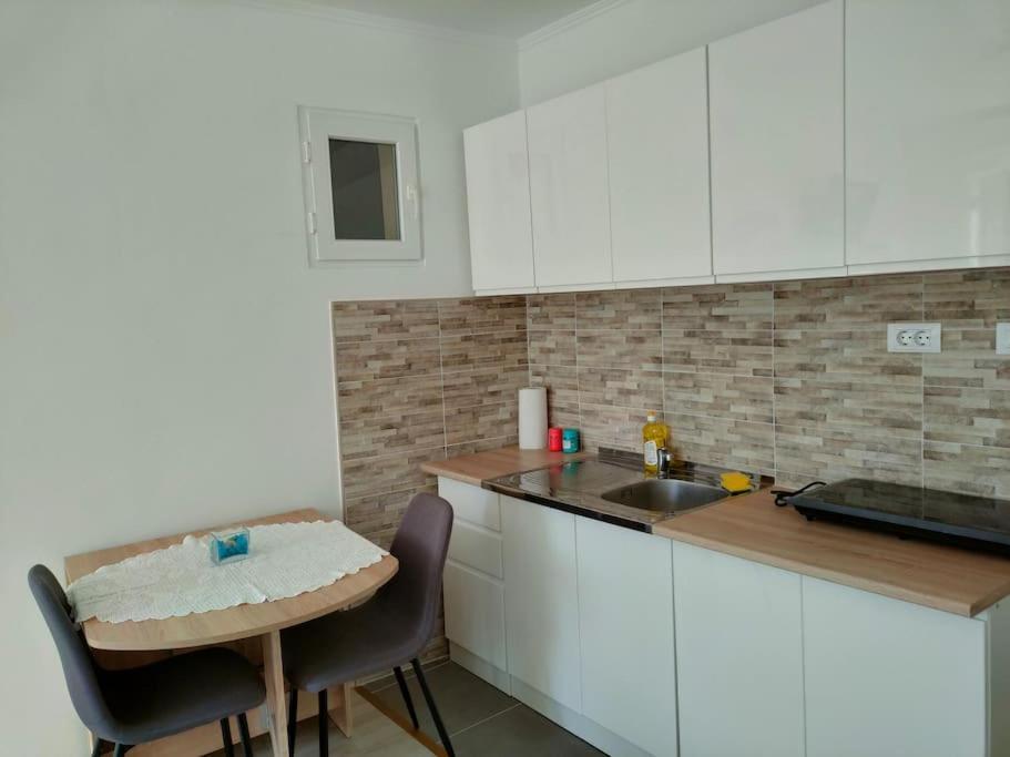 Sun Apartment *